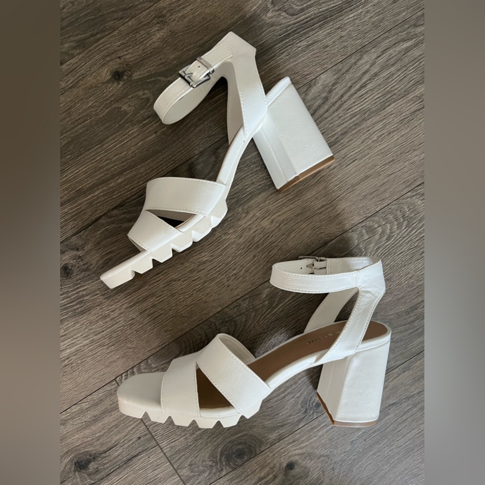 🤍🔥 New Sun + Stone Raynaap White Leather Sandals 10 🤍🔥